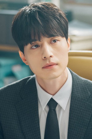 Yun Seo Goes to a Law Firm