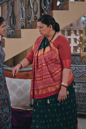 Tulsi Exposes Khushboo's Lie