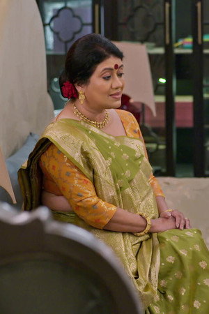 Shobha Decodes Tulsi's Move