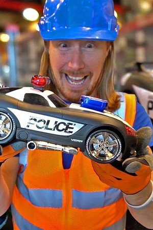 Handyman Hal builds a Police Car at Ridemakerz | RC Car for kids | Remote Police Car Racing