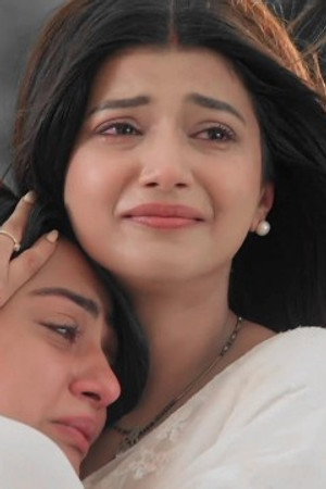 Abhira comforts Ruhi