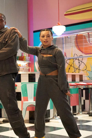 Super Massive Mega Star (2)