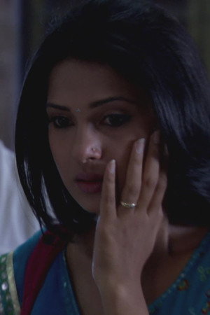 Guniyal slaps Kumud
