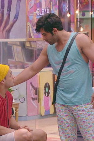 Paras-Asim's Mard-off!