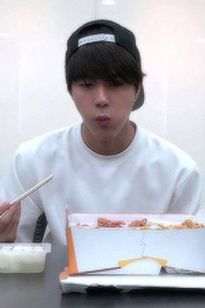 150715 밥 먹는 김석진
