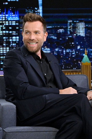 Ewan McGregor, Annie Murphy, Jackie Fabulous
