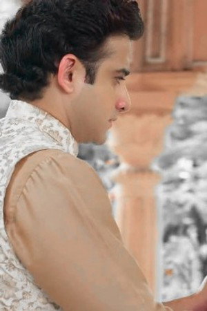 Ruhi returns to Poddar house