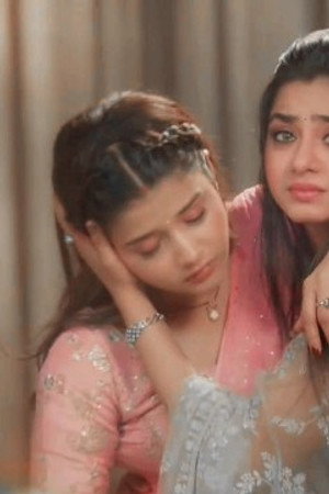 Abhira and Ruhi are trapped in a fire