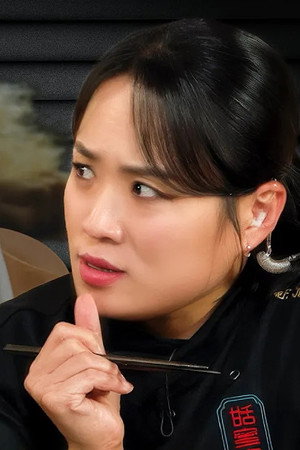 Chef Jung Ji-sun’s New Kitchen Rookie