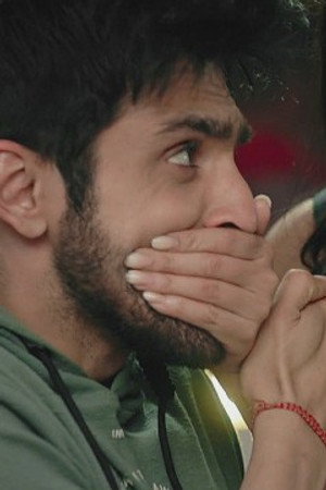 Abhiraj instigates Amruta against Virat