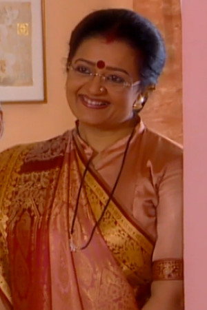 Savita Gives Tulsi the Necklace