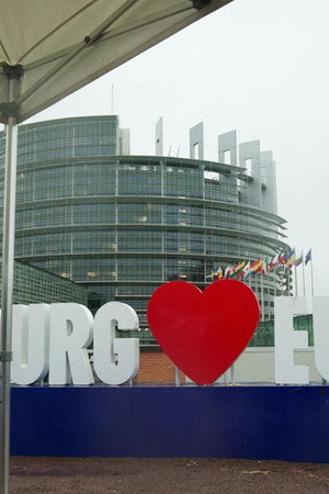 The EU Parliament's Perpetual Commuting