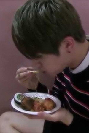 150525 밥 먹는 김석진