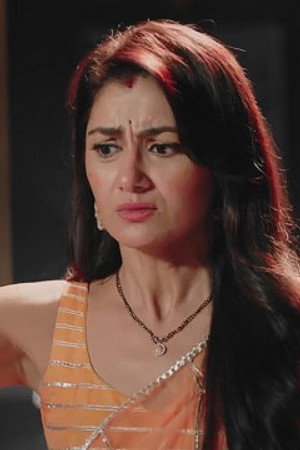 Amruta dances at Priyanka's behest