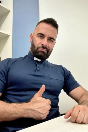 Sexy Priests – Followers Guaranteed?