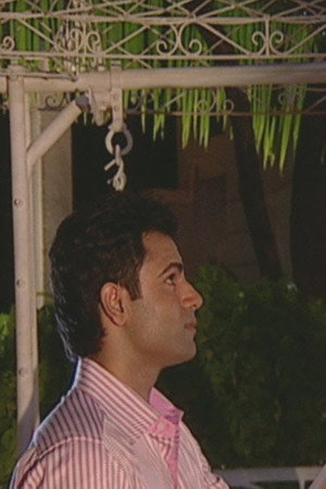 Shaurya invites Varsha