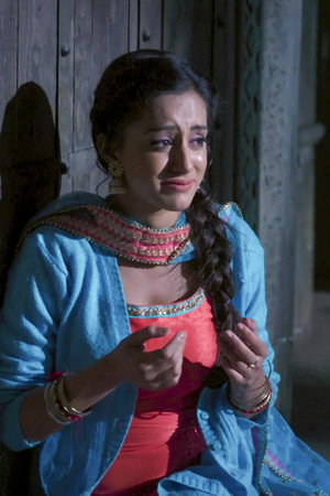 Gauri Finds Herself Trapped