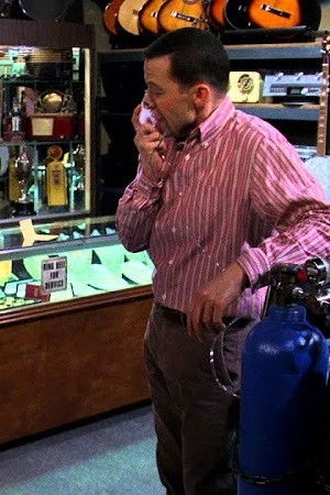 Akvárium plné skleněných očí