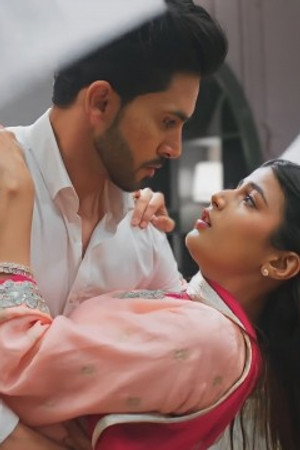 Abhira seeks Kaveri's blessings