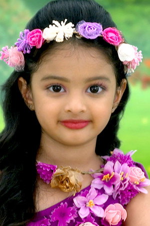 Shatir Pari To Use Magic Spray