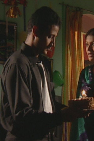 Mihir Buys Saree for Tulsi