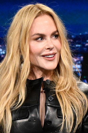 Nicole Kidman, Luke Thompson, Jack Hughes, Quinn Hughes and Hilary Knight, Chef Mario Carbone