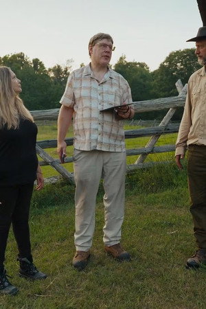 Les Stroud Goes Exploring with Tom
