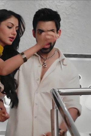 Amruta blames the Ahujas