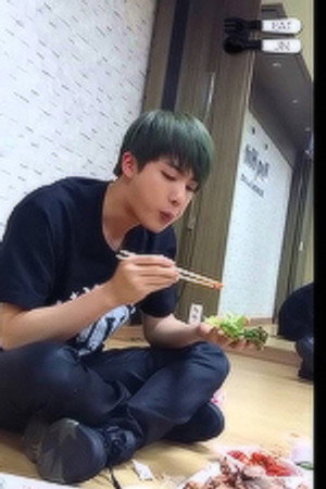 150622 밥 먹는 김석진