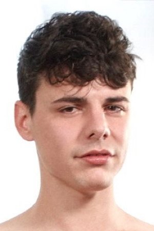 /xq44V2DbKfdekP4uNHRrTICvVoD.jpg