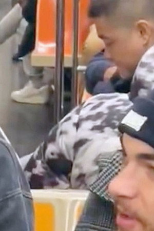 Apple Vision Pro: "Stranger Man" on the Subway - Alone Together?