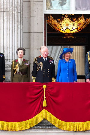 The Windsors and the Balcony of Power