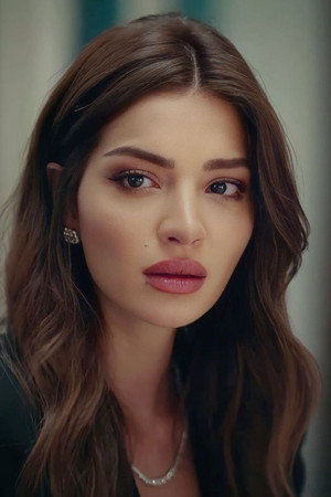 Melisa Aslı Pamuk Melisa Aslı Pamuk