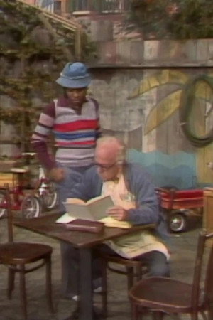 Mr. Hooper Goes Back to School (0845)