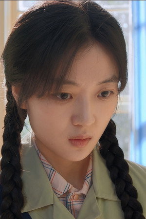 Fang Mu Yang Is Injured while Saving Someone