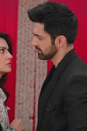 Amruta is devastated by Virat's words