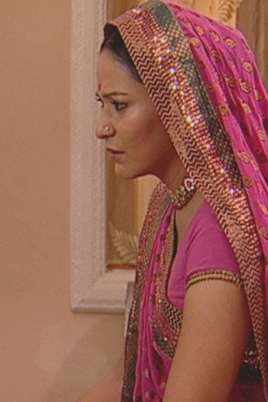Akshara is worried