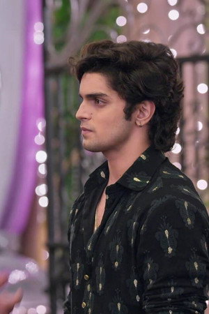 Akshay Opens Up to AV