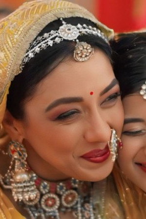 Anupama takes a stand for Abhira
