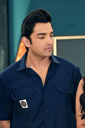 Vrinda, Angad Share a Moment