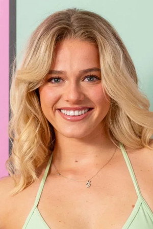 Portrait of Halle Brown