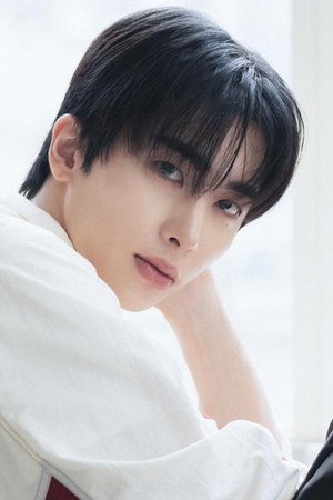 Portrait of Lee Dong-yeol