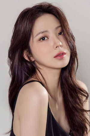 Portrait of Lee Ru-ri