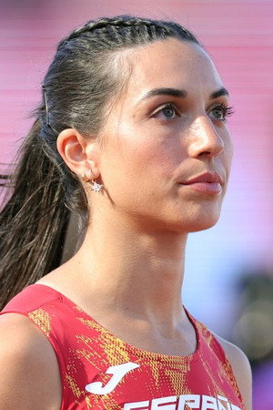 Portrait of Eva Santidrián