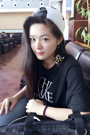 Portrait of 储旭