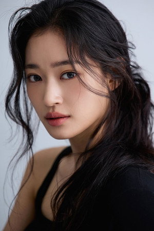Portrait of Song Chae-yoon