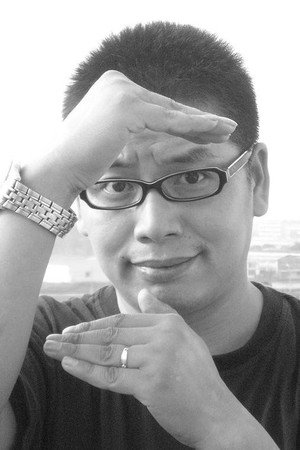 Portrait of 罗灵