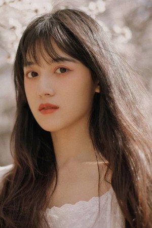 Portrait of Mia Mi
