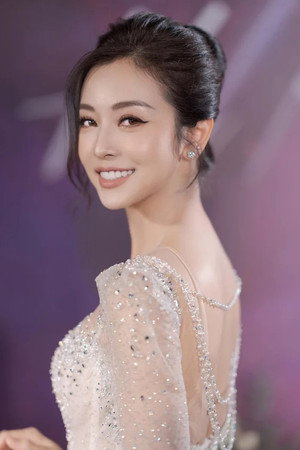 Portrait of Jennifer Phạm