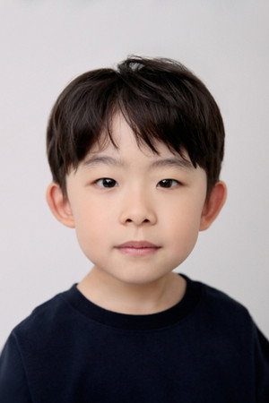 Portrait of Park Si-hyun